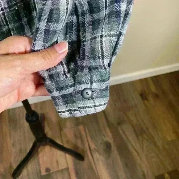 Levi’s vintage green blue plaid flannel 100% cotton women size small - Picture 11 of 14